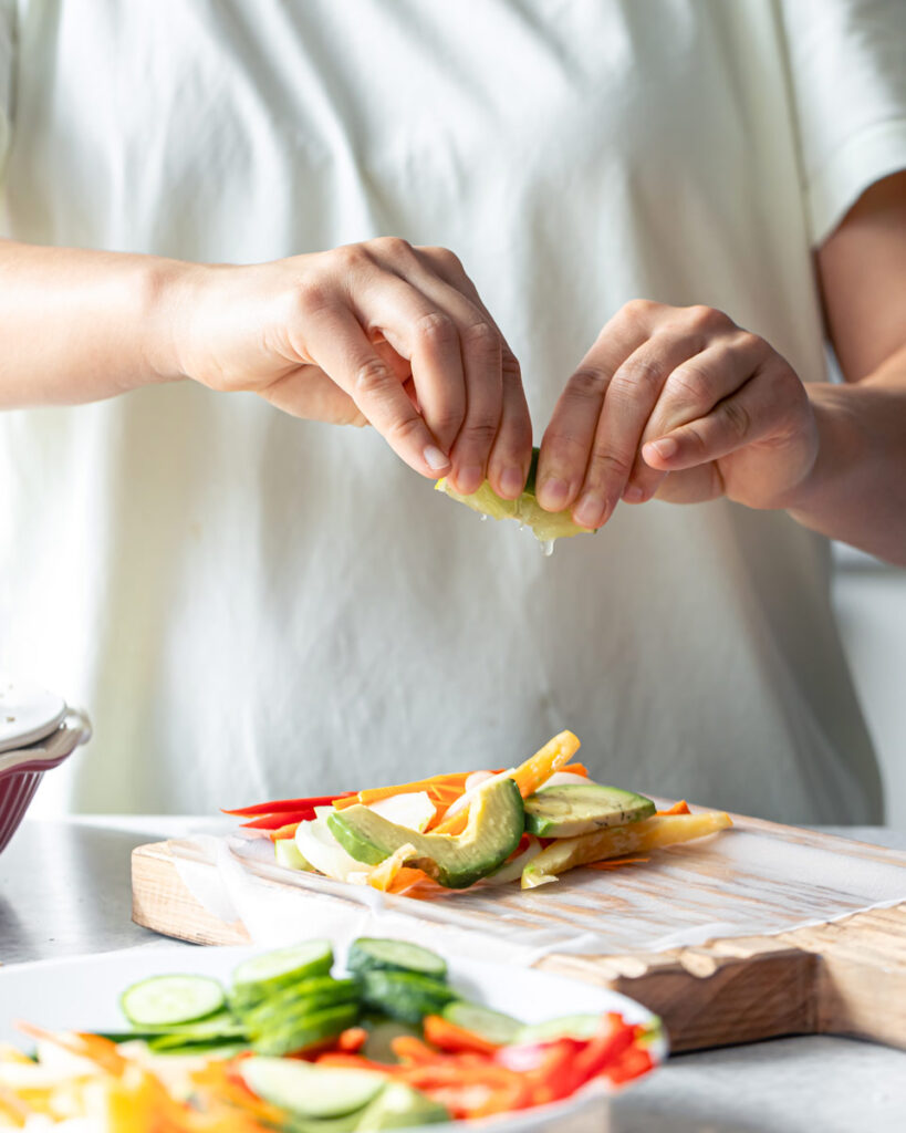 Frische Zubereitung von Gemüse Wraps